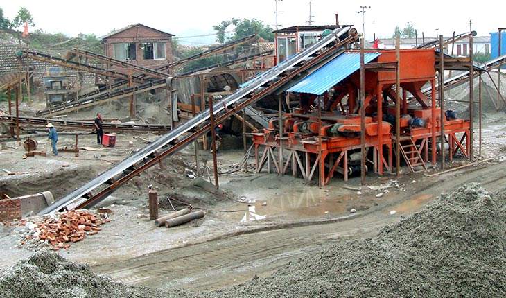 The worksite of HXJQ double roll crusher