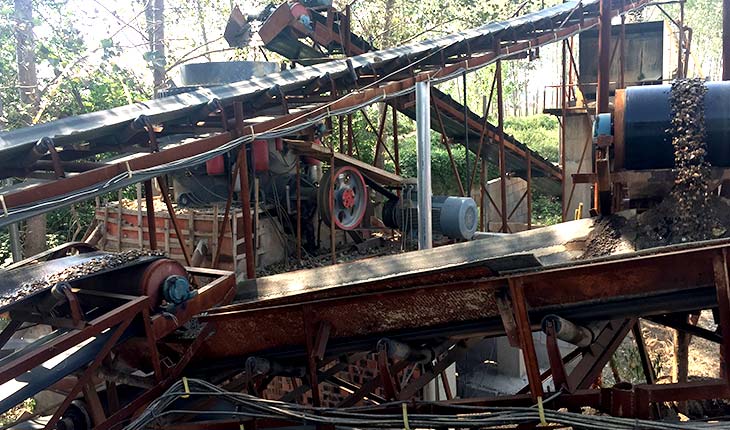 The hydrailic cone crusher production spot