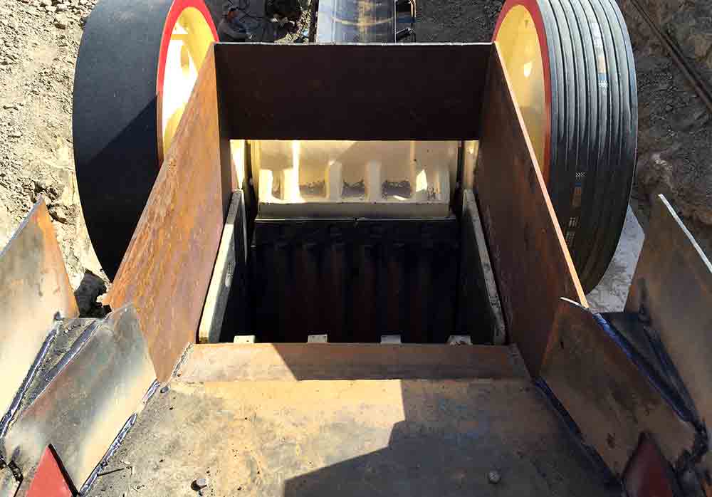 large feeding opening large feeding opening